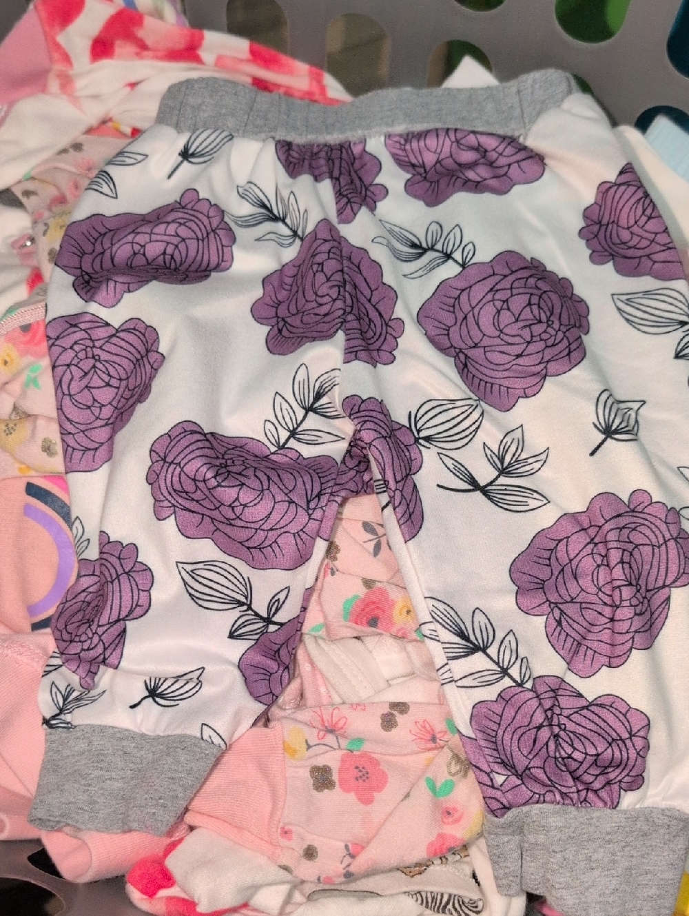 ❤️‍🔥10/$10❤️‍🔥 GUC Baby Girls Purple & White Floral Joggers Size 0-3M